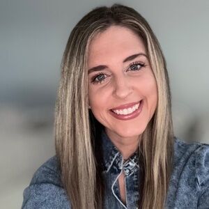 Meet your Posher, Hillary